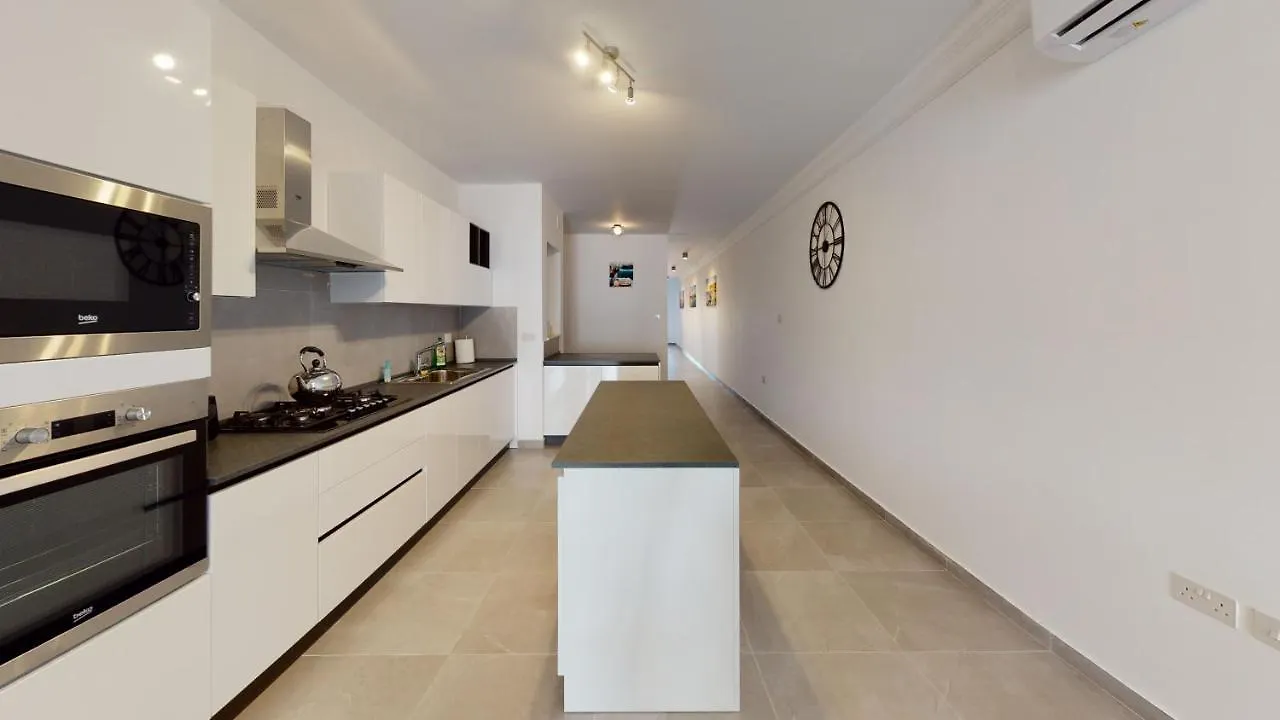 Modern 3-Bedroom Apartment Pieta 0*,  Malta
