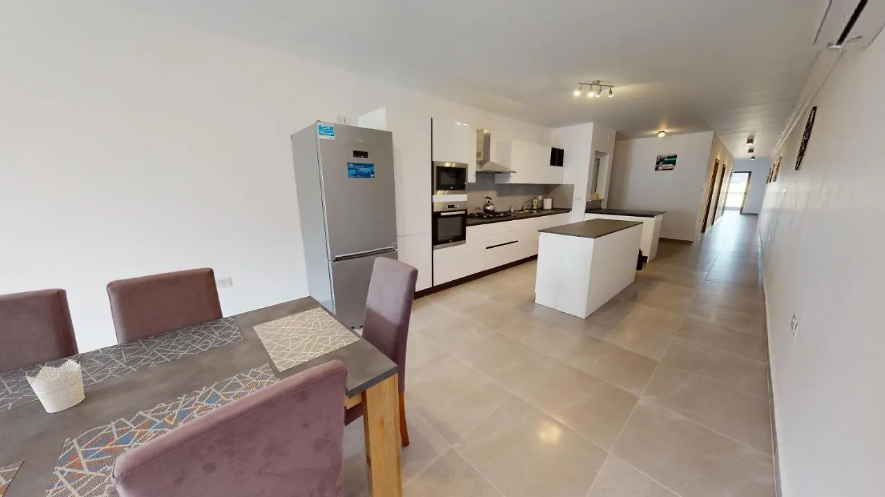 Modern 3-Bedroom Apartment Pieta 0*,
