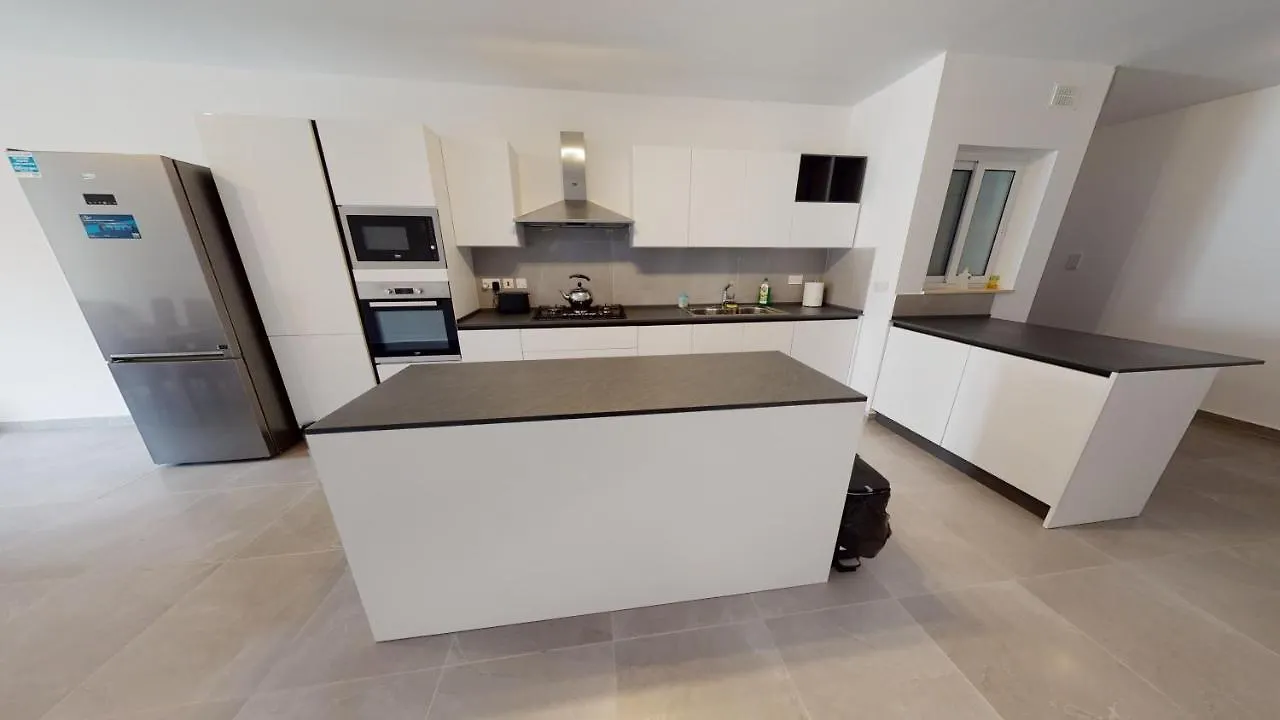Modern 3-Bedroom Apartment Pieta