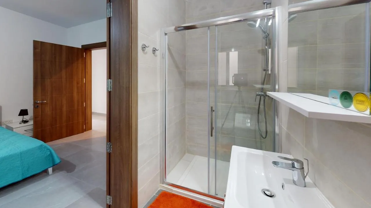 Modern 3-Bedroom Apartment Pieta 0*,  Malta