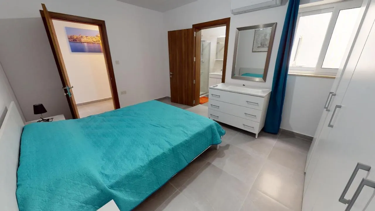 Modern 3-Bedroom Apartment Pieta 0*,